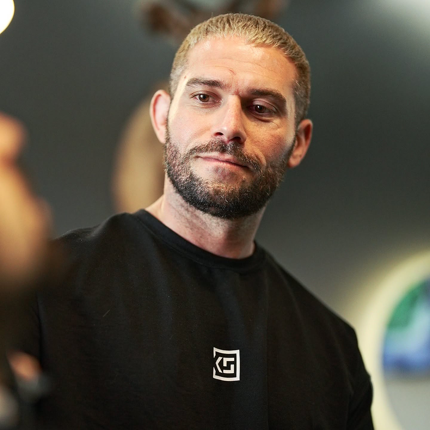 Image Center Bottom Experience